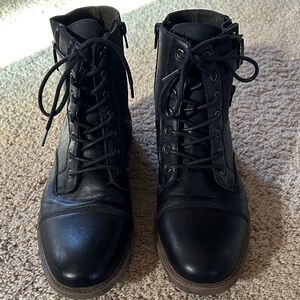 Apt. 9 Men's Black Leather Combat Boots Size: 10M